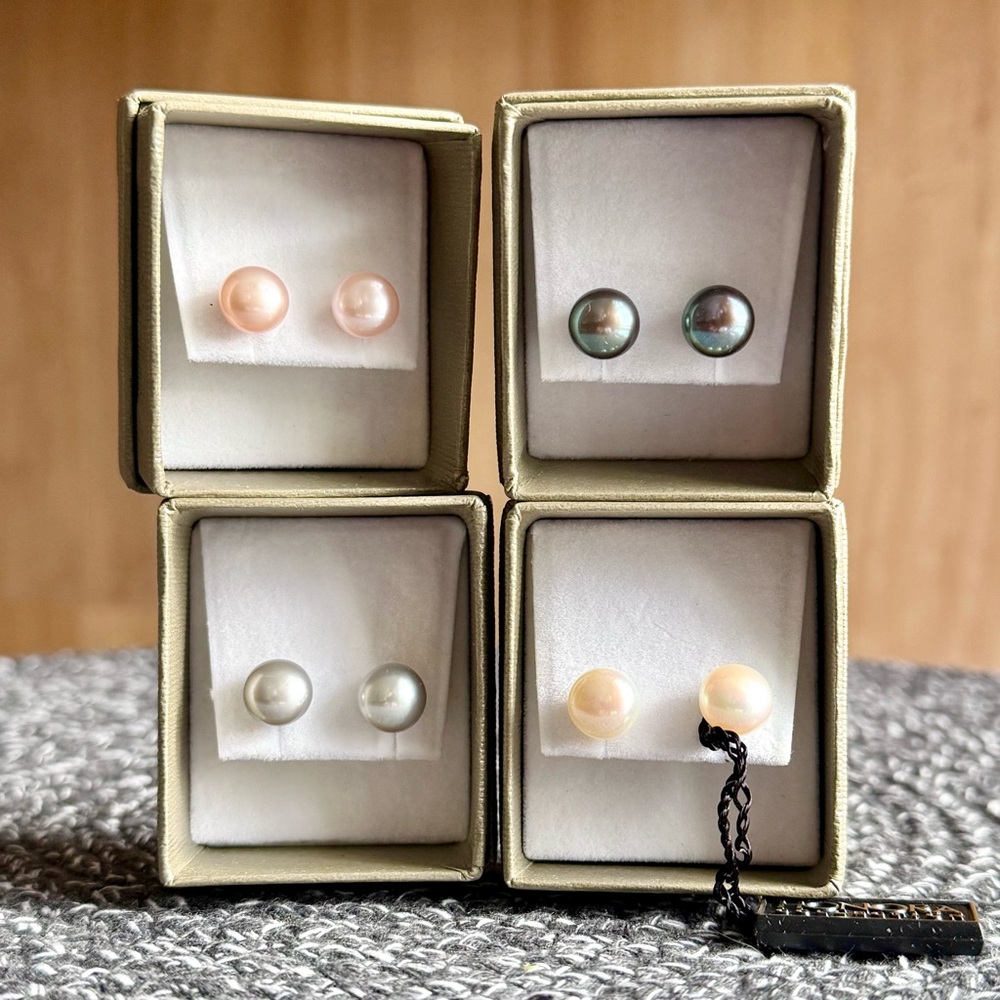 Pearl stud earrings - 4 pair boxed set